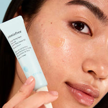 Load image into Gallery viewer, A daily, non-stripping gel spot serum for acne-prone skin to help purify and smooth troubled complexions—without the flaking!
